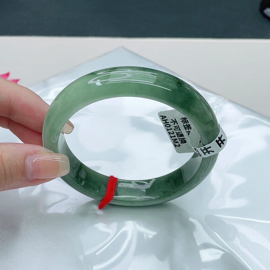 翡翠手镯未镶嵌正60.3