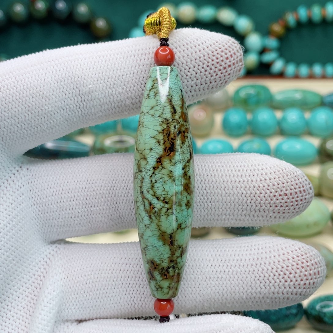 绿松石未镶嵌颈饰