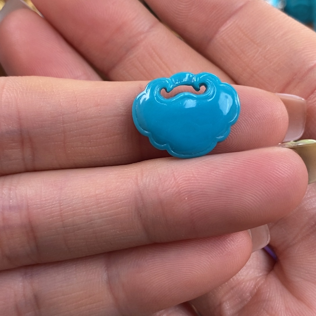 绿松石未镶嵌。平安锁