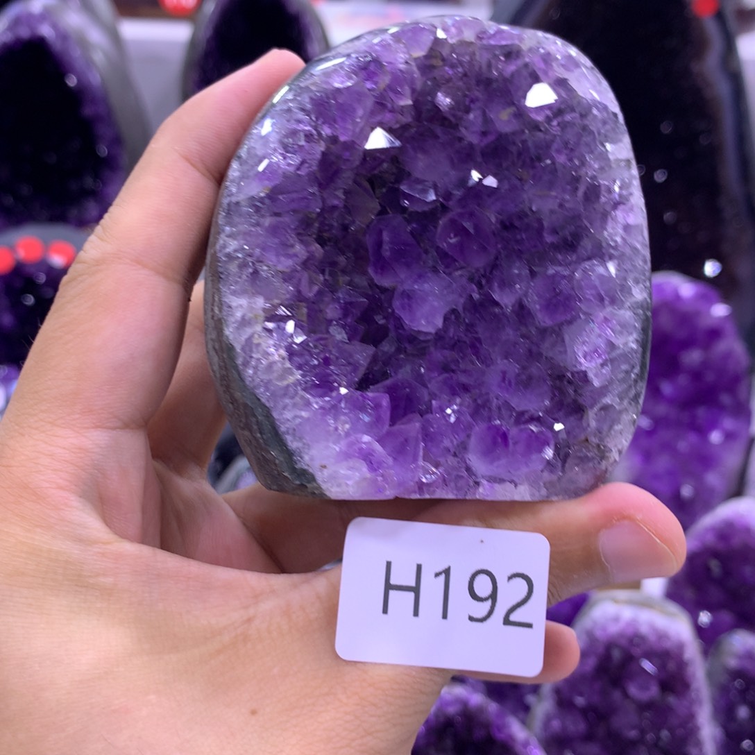 织绣乌拉圭紫水晶摆件192