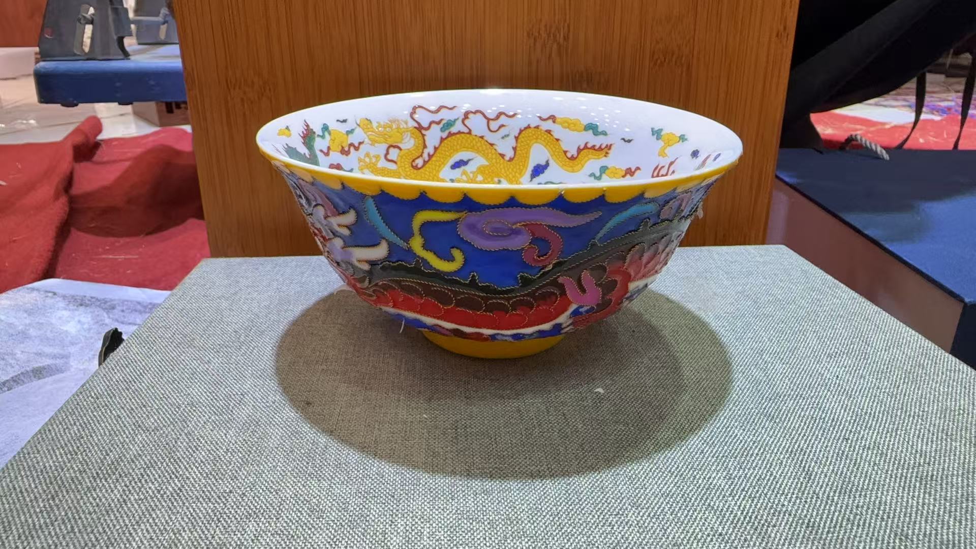 景德镇景泰蓝龙纹碗