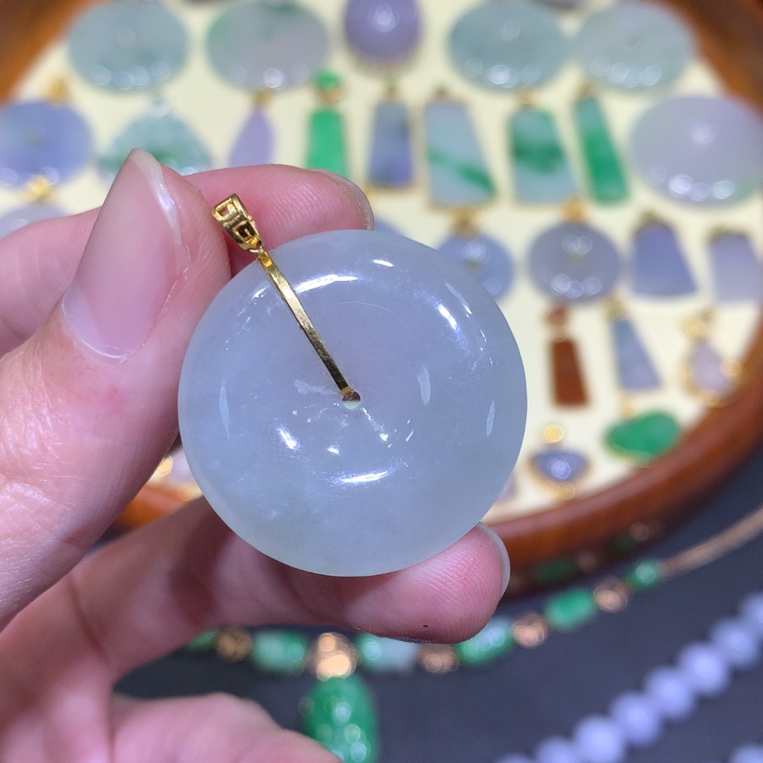 翡翠吊坠(不含链)18K金镶嵌