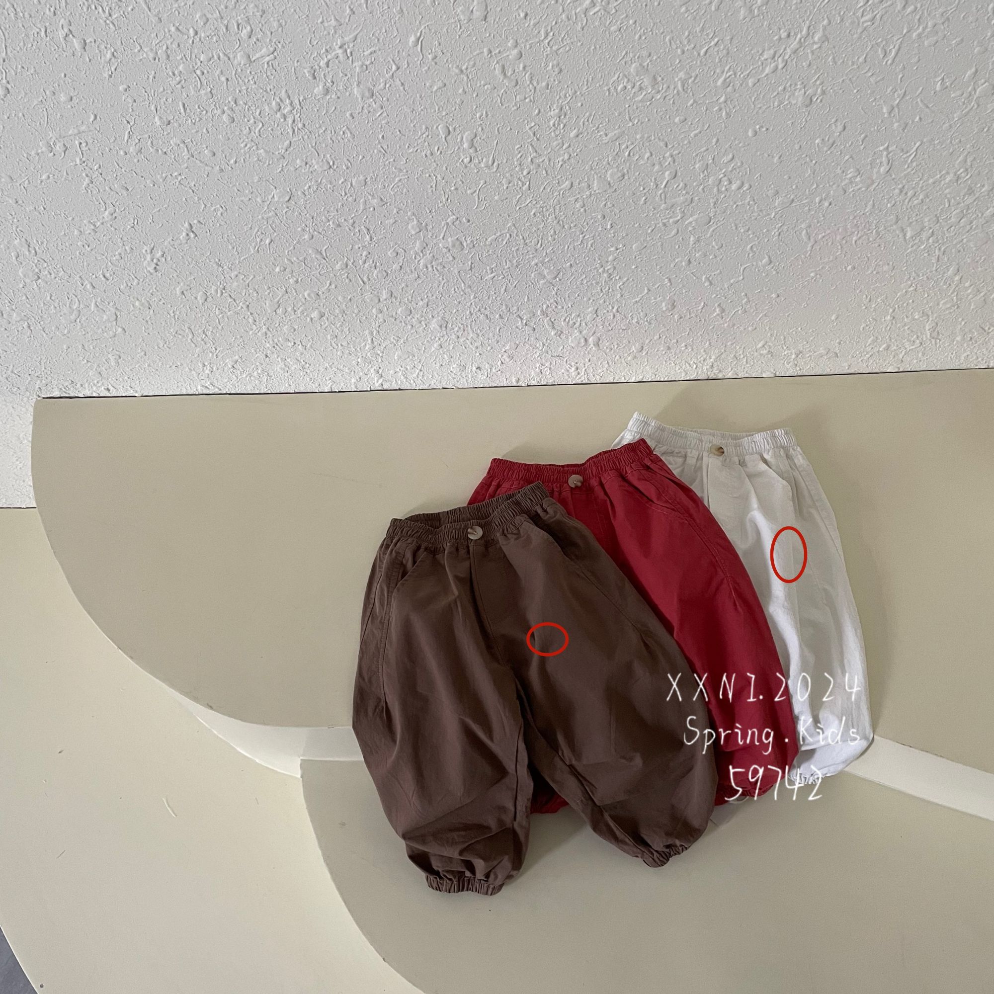 小熊妮  儿童炸街痞帅纯色百搭春季男童宽松休闲长裤59742咖啡