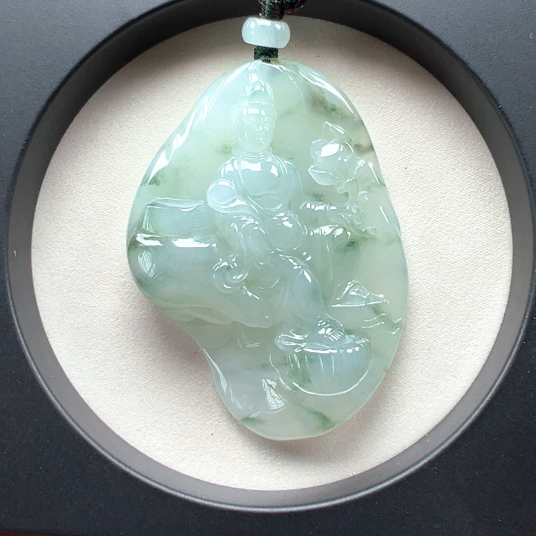 尘***侠翡翠未镶嵌颈饰观音