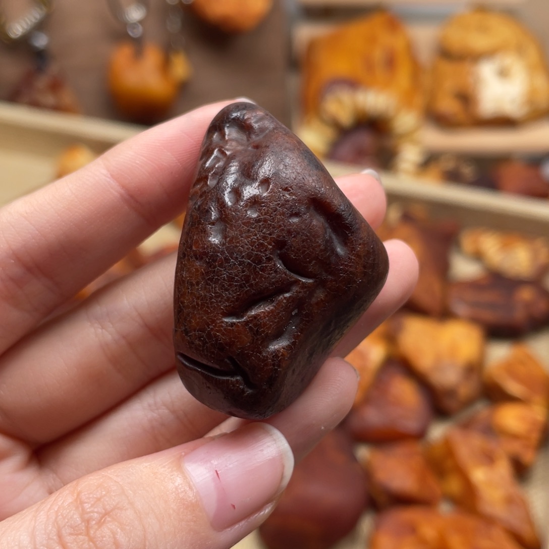 琥珀未镶嵌珠宝奇石