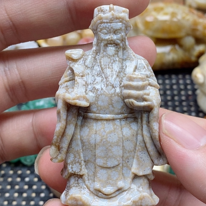 硅化珊瑚（珊瑚玉）颈饰未镶嵌