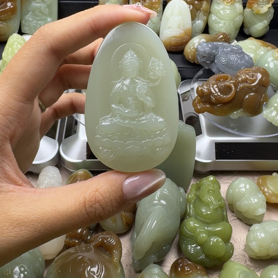 和田玉未镶嵌挂件