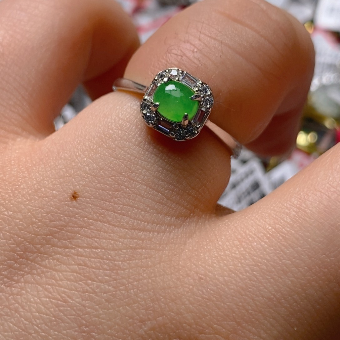 银S925镶嵌戒指翡翠百内无证书