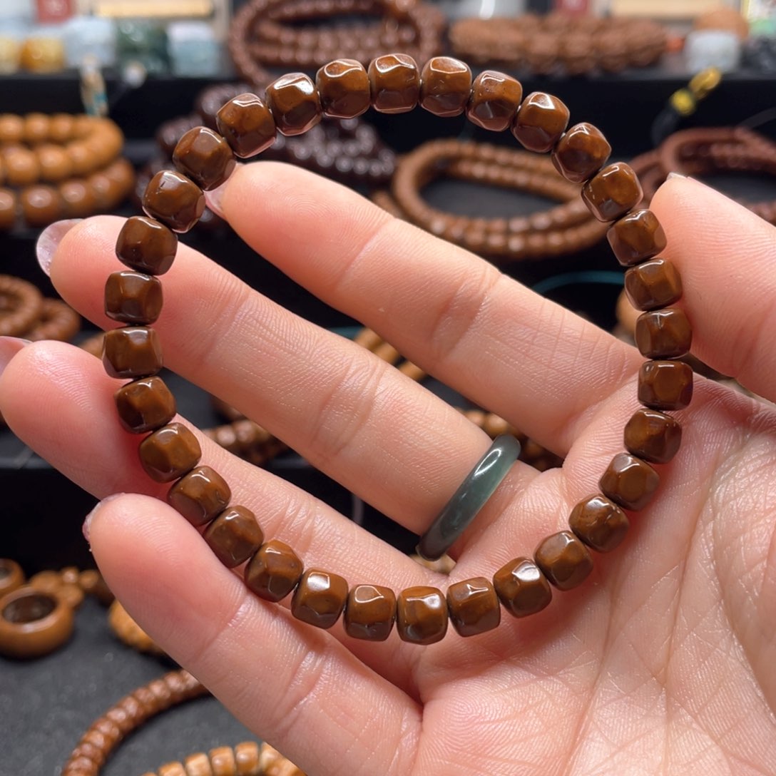 紫金鼠手串希***心7*6纯肉无相手串，少棕少线