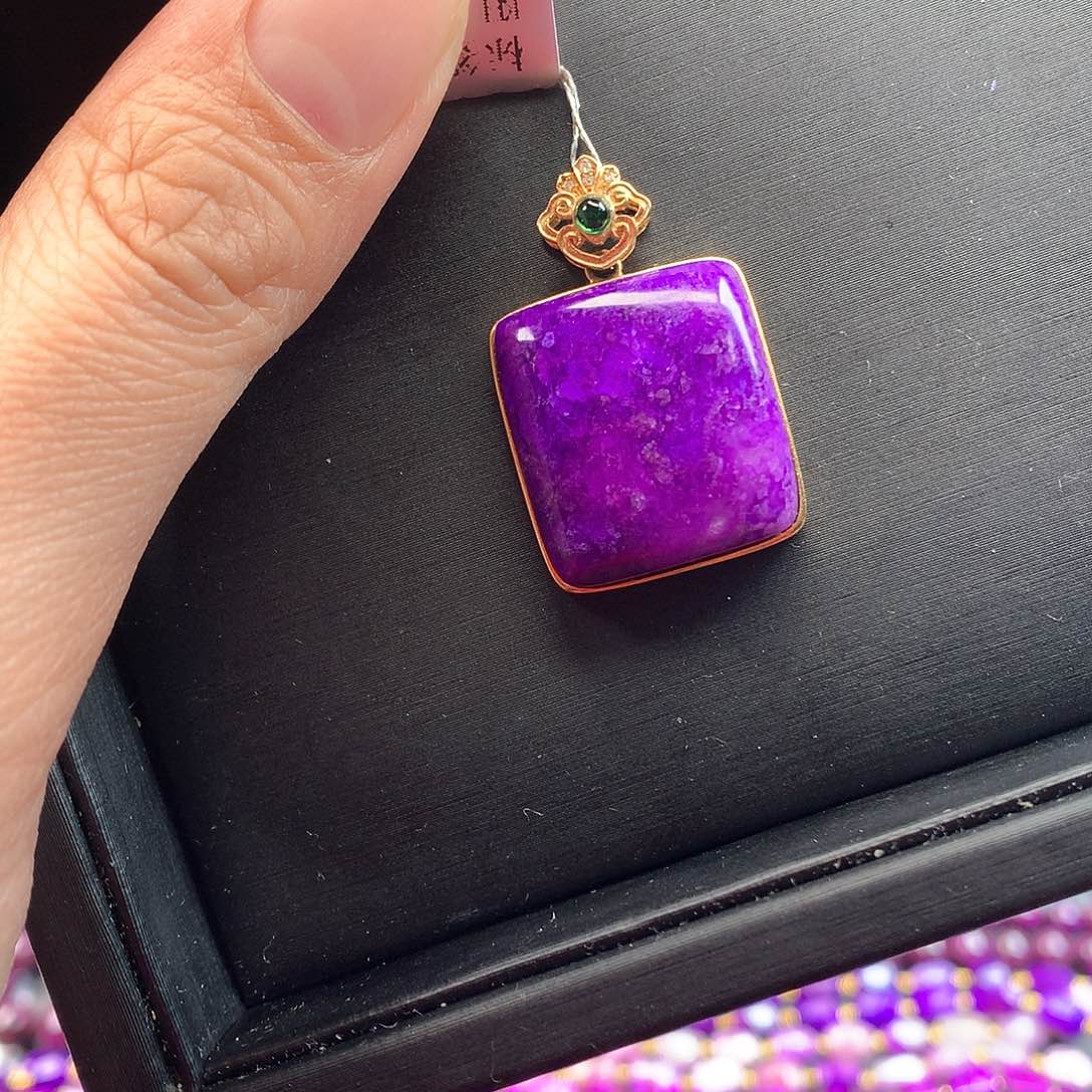 苏纪石（舒俱来）吊坠18K金镶嵌