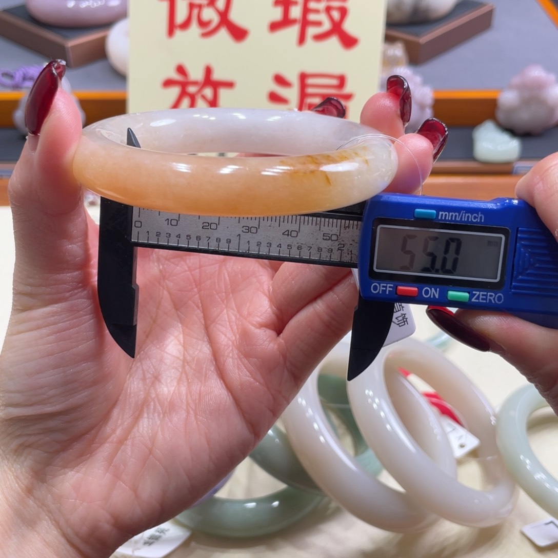 未镶嵌手镯石英质玉