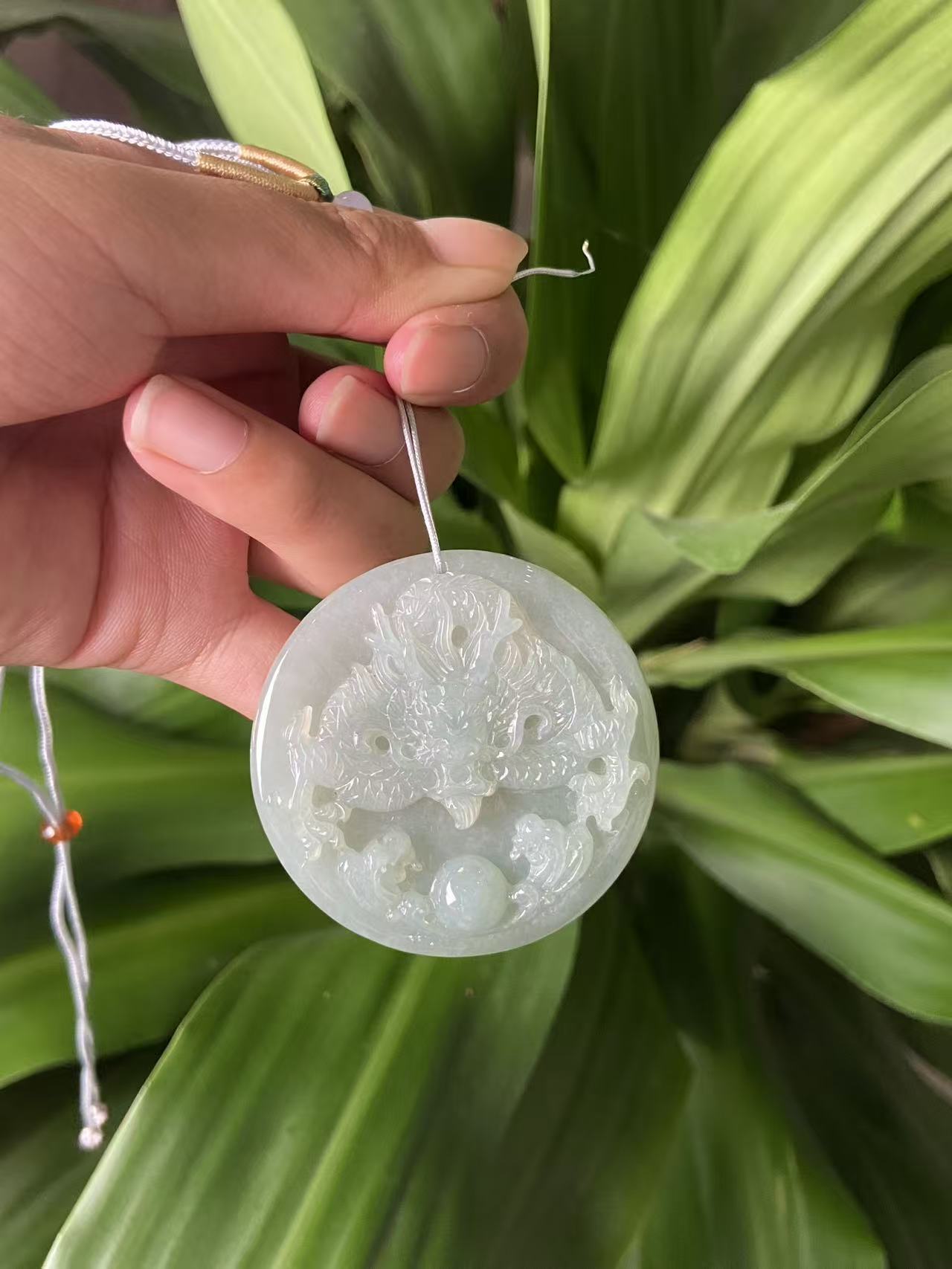 天然翡翠龙吐珠龙牌-随机发1