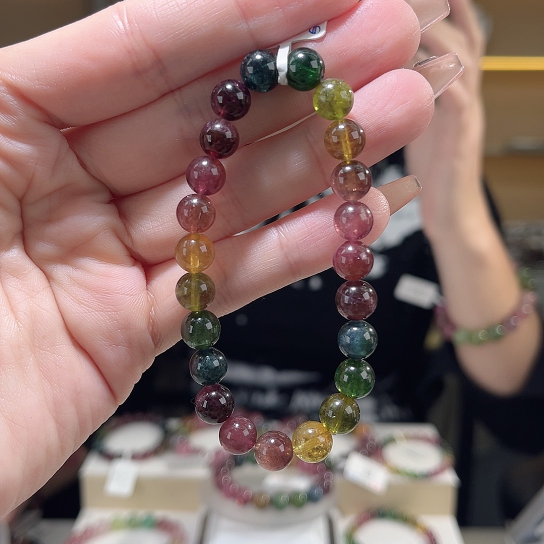 碧玺多样性发一件未镶嵌