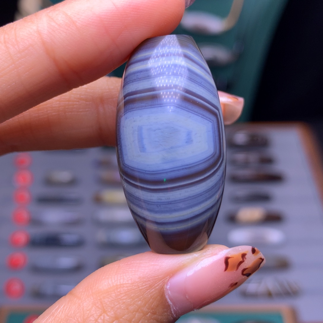 未镶嵌颈饰玛瑙/玉髓一**风