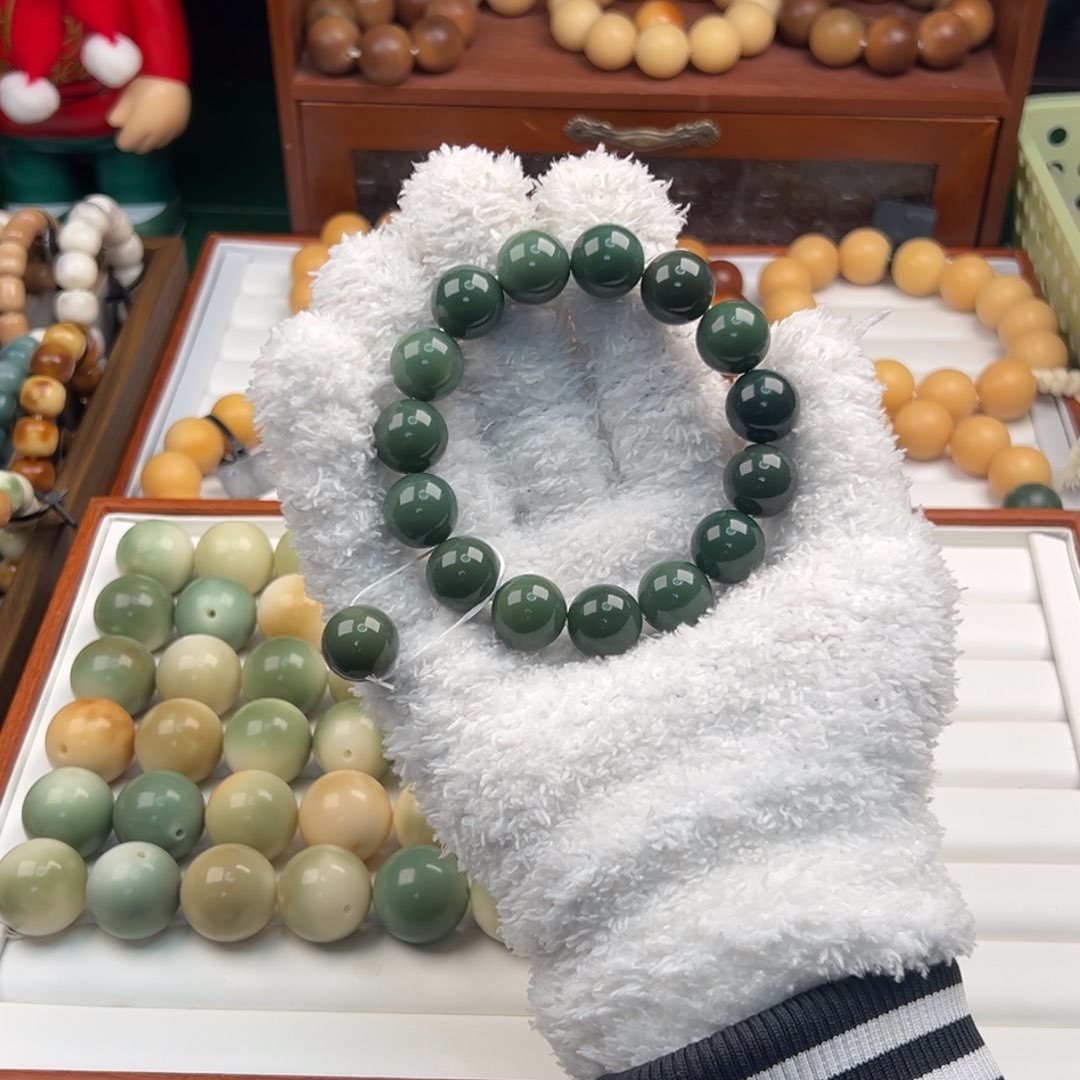 菩提根/象牙果手串美**子祖母绿卡15全品