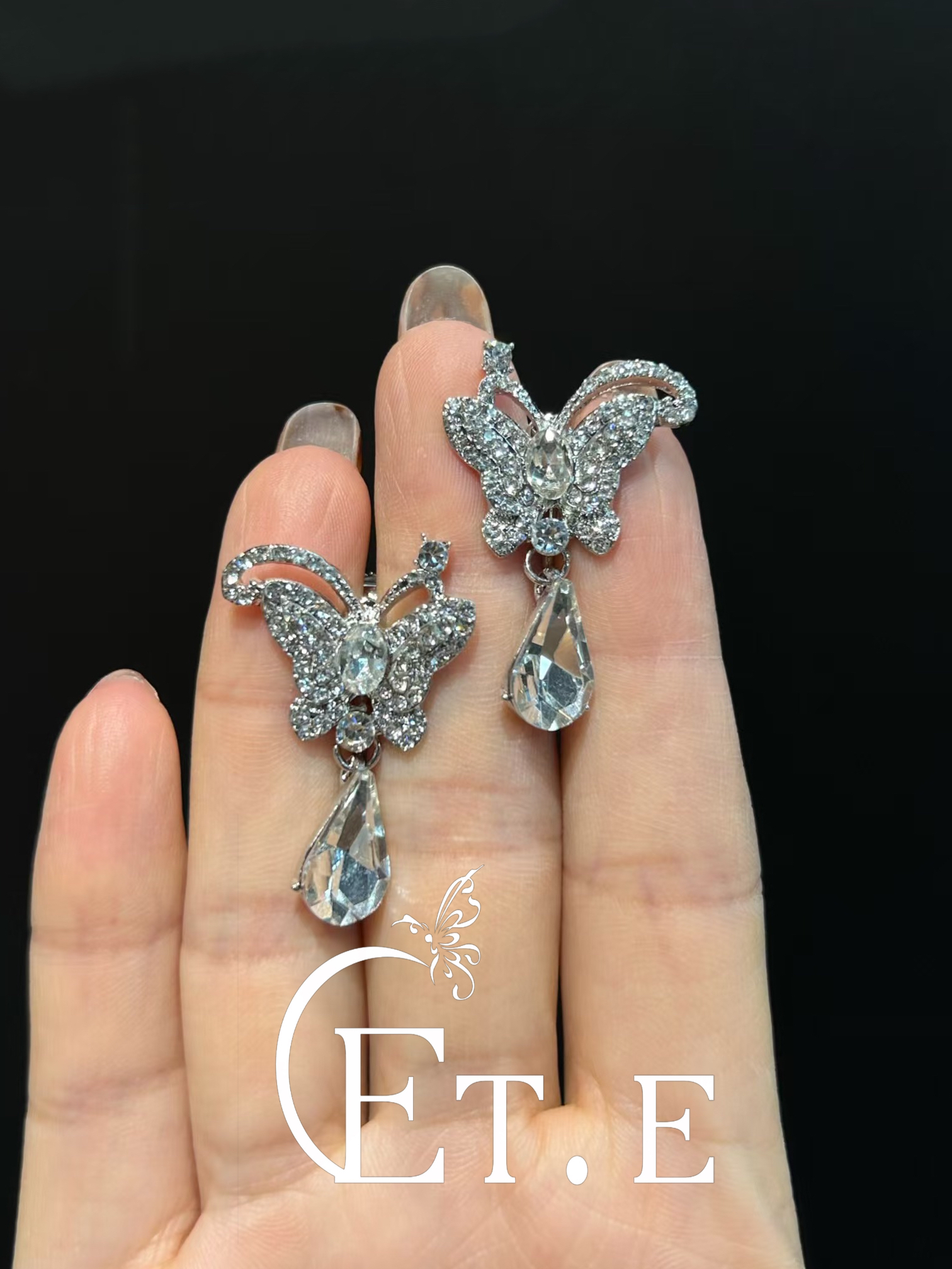 合金仿水晶耳饰 ete重工蝴蝶耳夹满钻饰品精致首饰轻奢银色18205