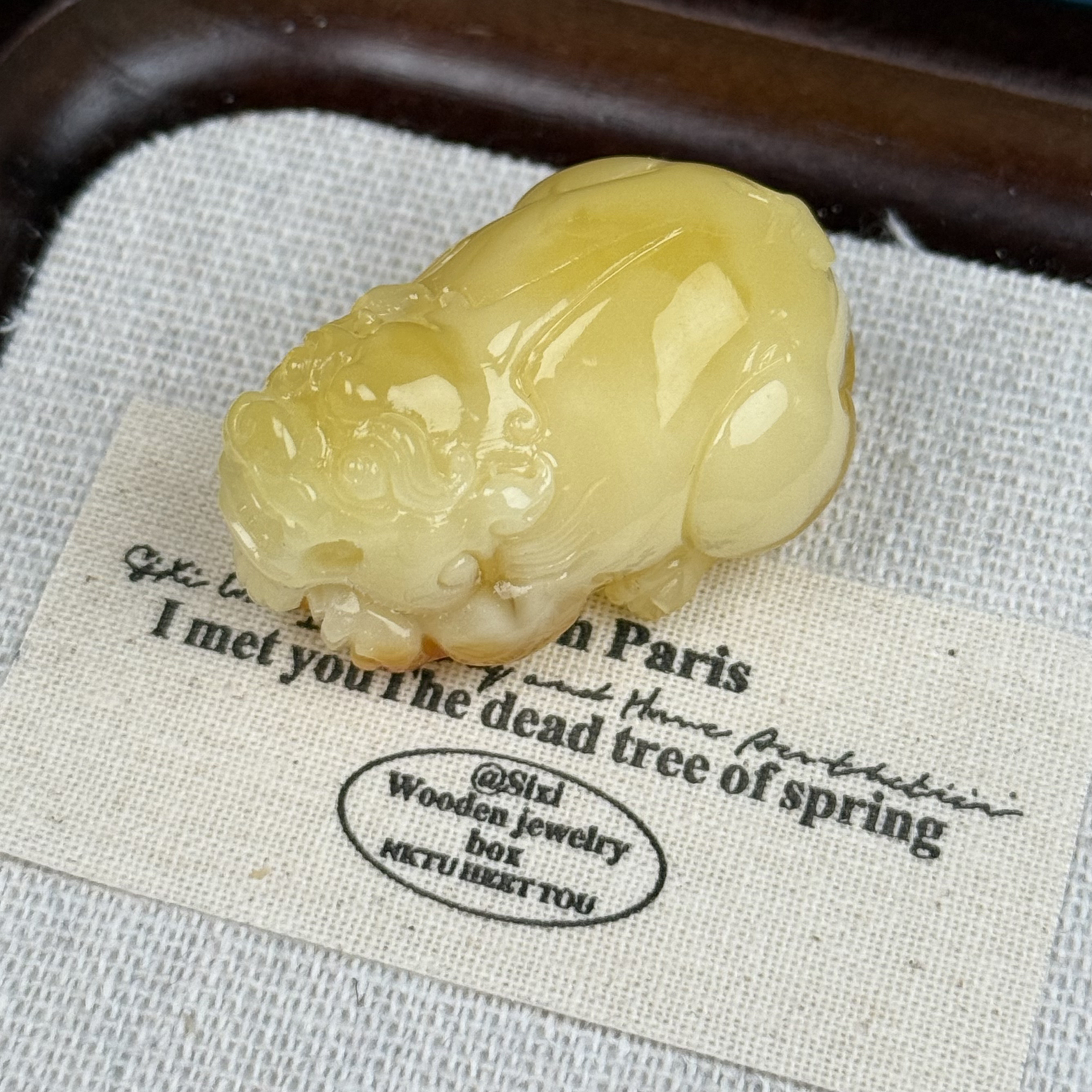 Y7217天然原矿蜜蜡 雕刻貔貅 24*37*19mm支持复检假一罚十