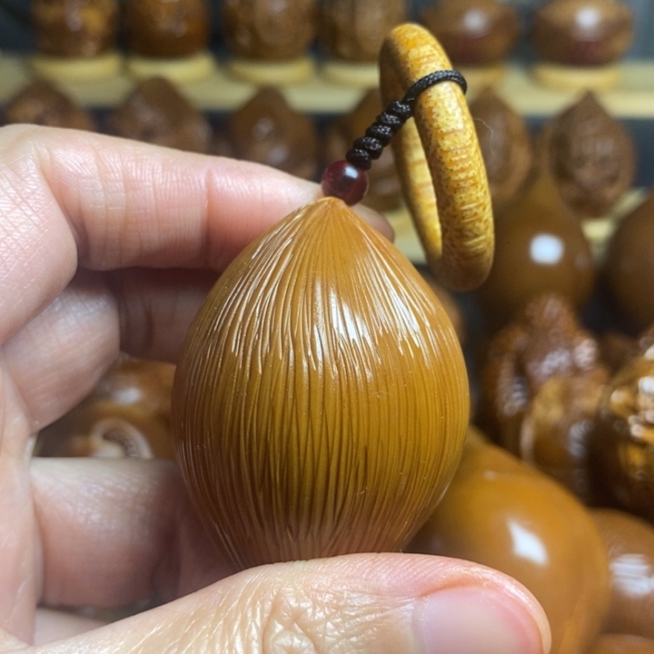 【闪购商品】香榧木橄榄核雕刻蝴蝶单面