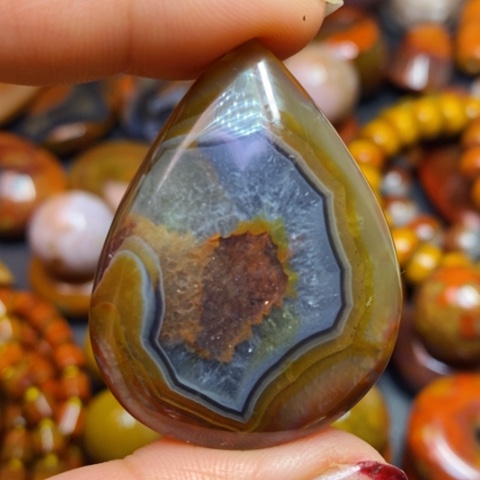 玛瑙/玉髓颈饰未镶嵌