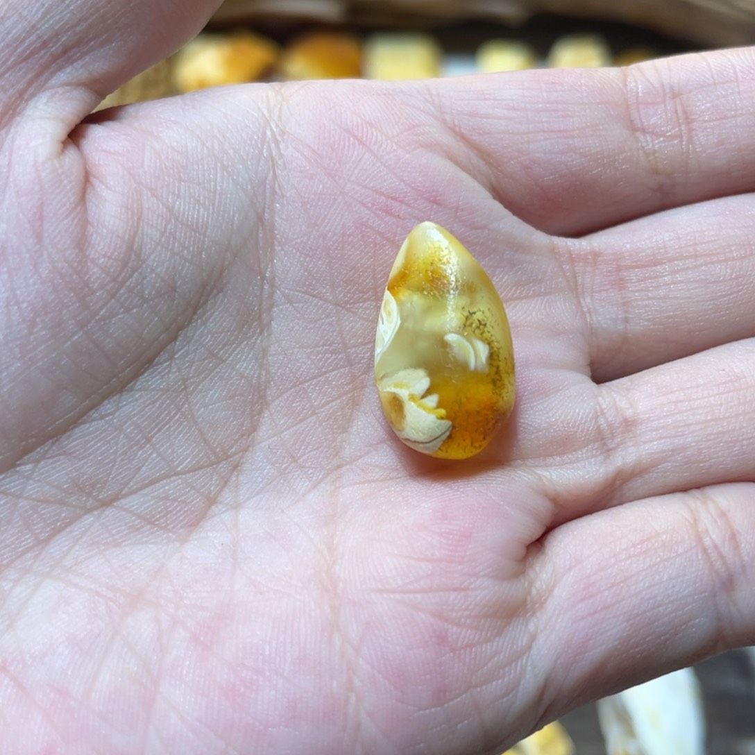 定制琥珀嘟*?天然原矿