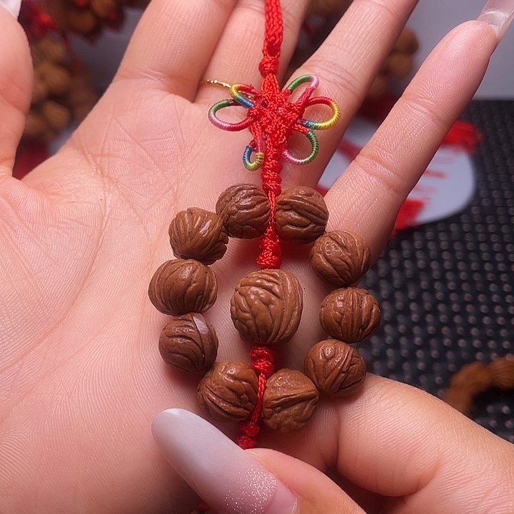 木质类龙纹桃枭挂件