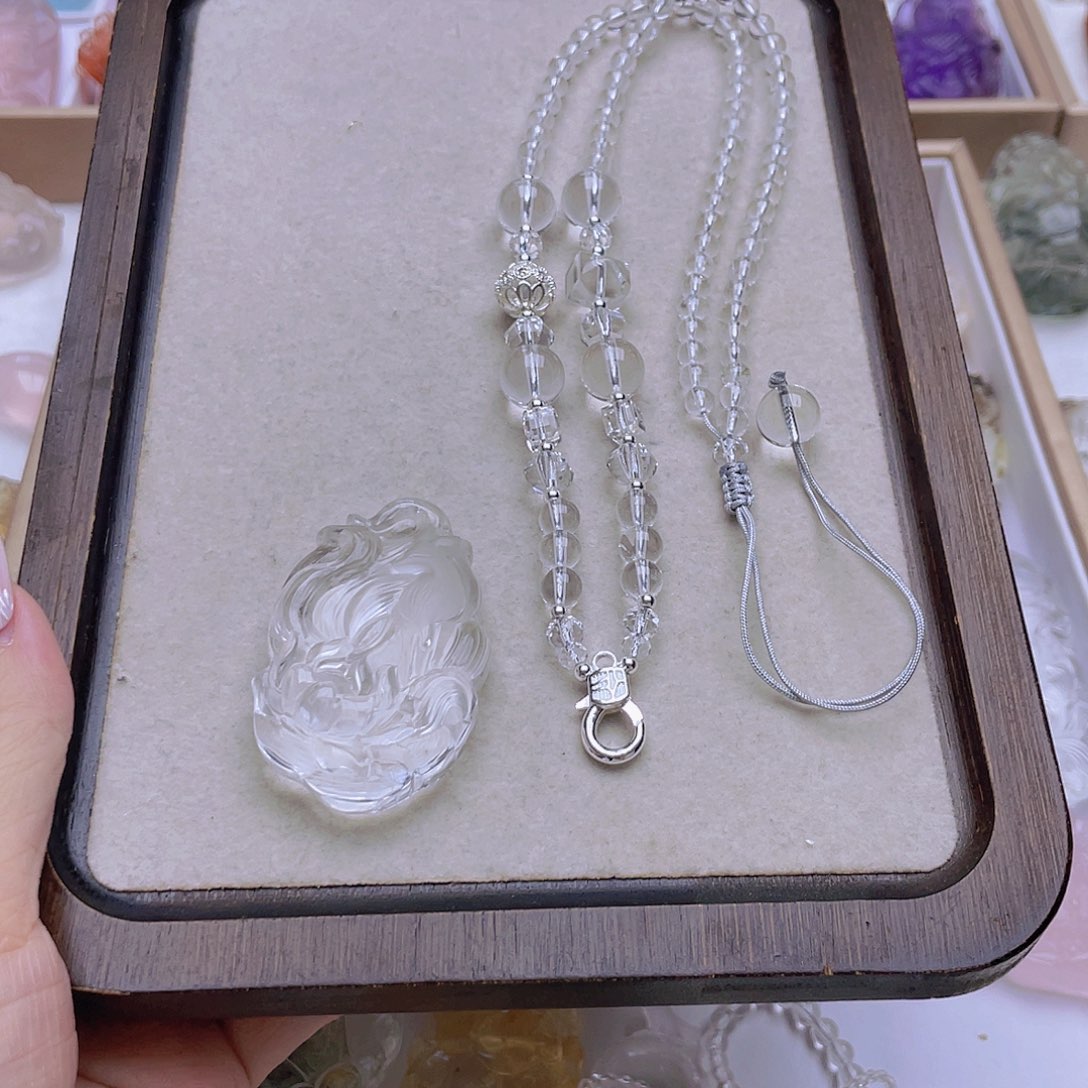 未镶嵌吊坠(不含链)水晶?*泡