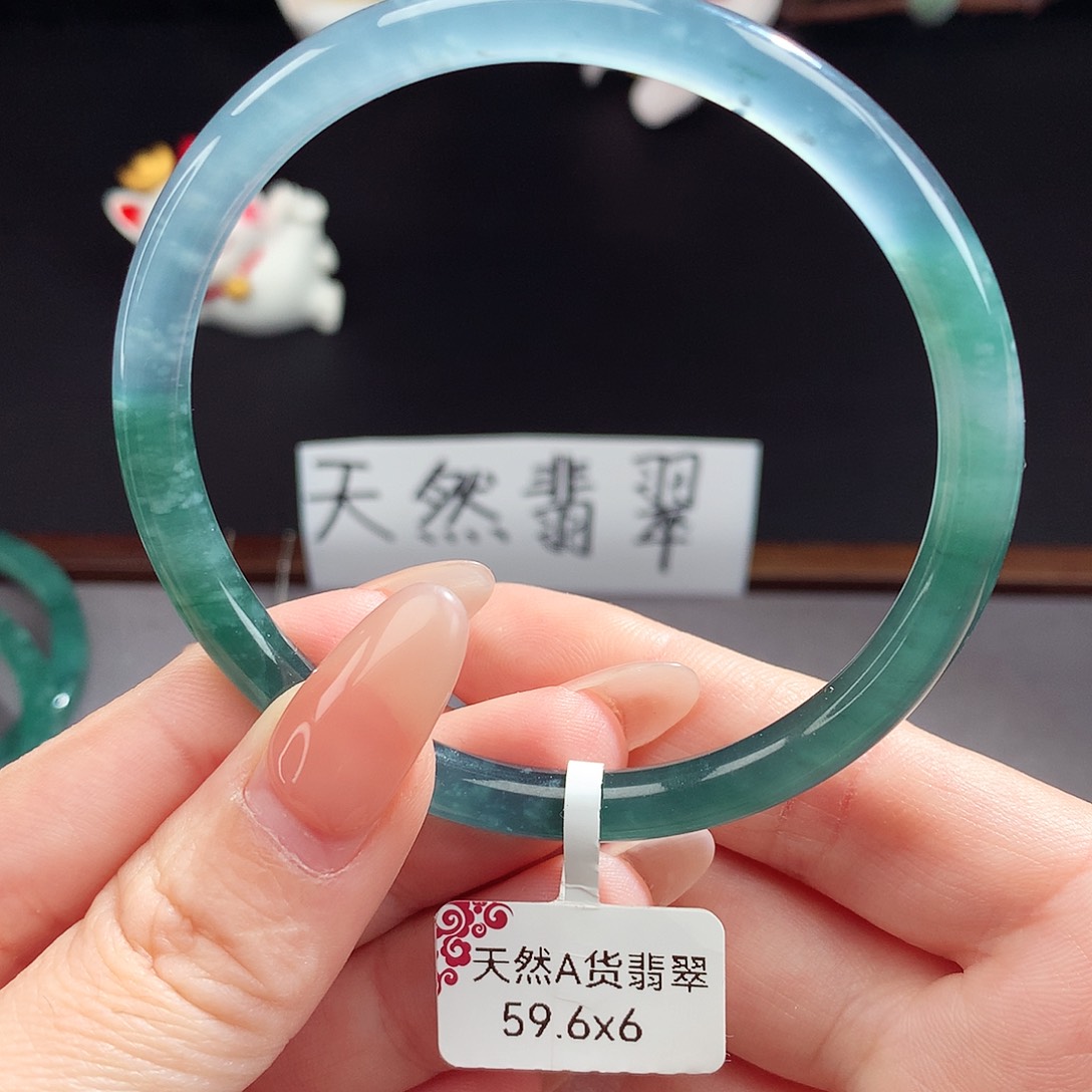 翡翠手镯（圆镯）未镶嵌