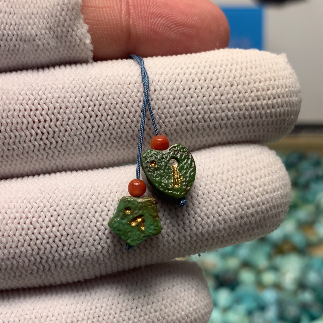 绿松石未镶嵌挂件