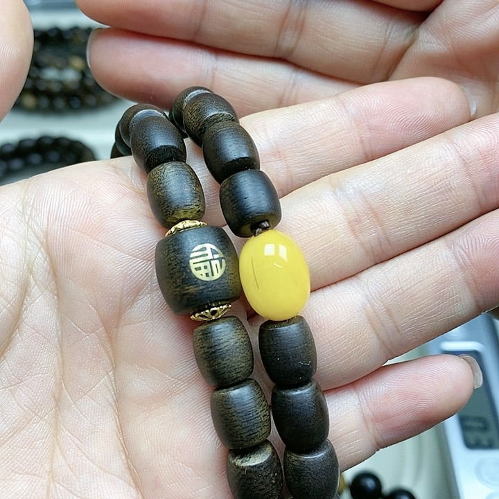 沉香手串小****店越南芽庄白奇楠沉水料