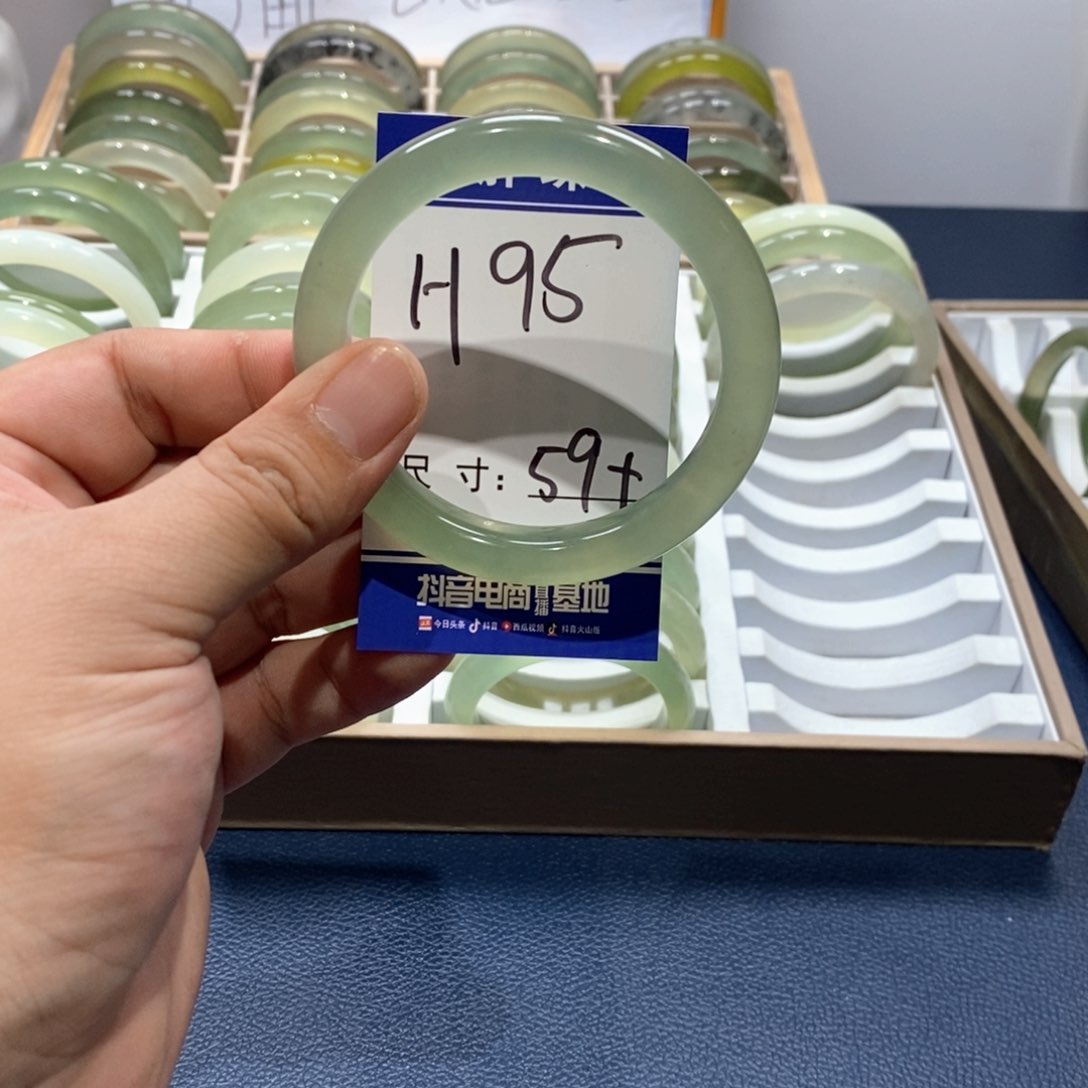 岫玉手镯未镶嵌手镯