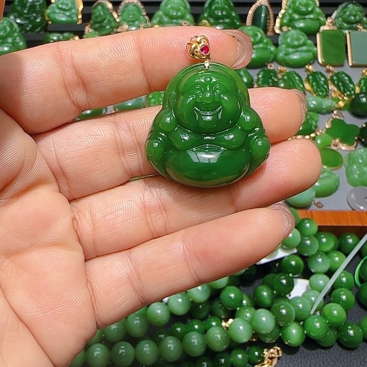 和田玉（碧玉）颈饰18K金镶嵌