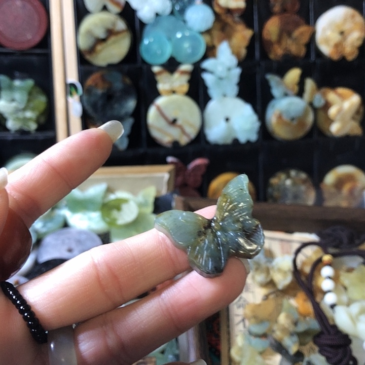 岫玉未镶嵌岫玉挂件