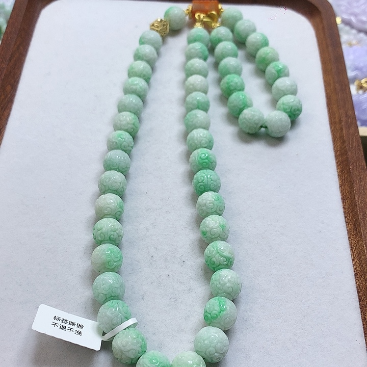 翡翠颈饰未镶嵌项链