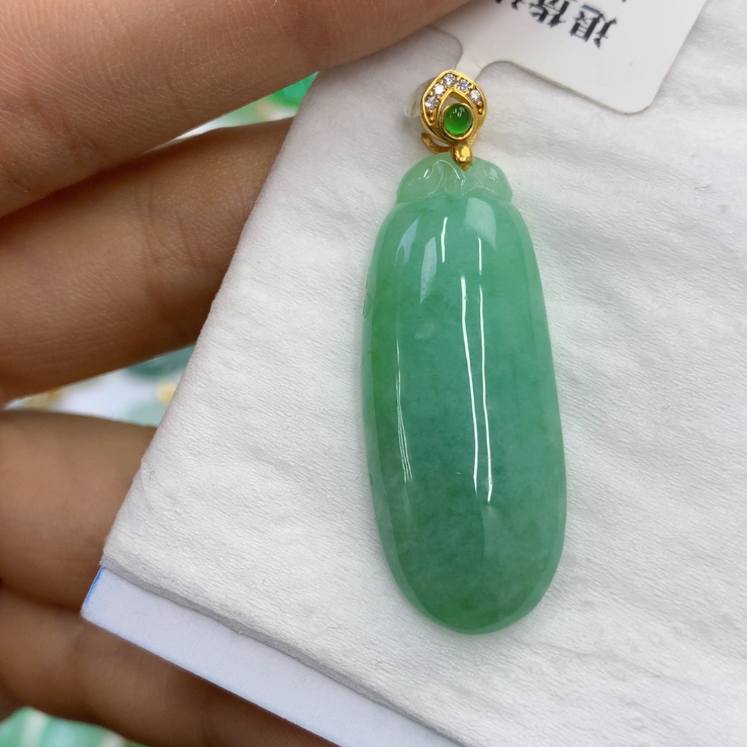 翡翠未镶嵌颈饰翡翠