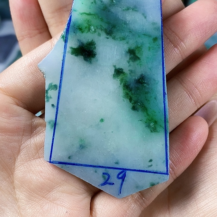 未镶嵌定制翡翠烟***事翡翠