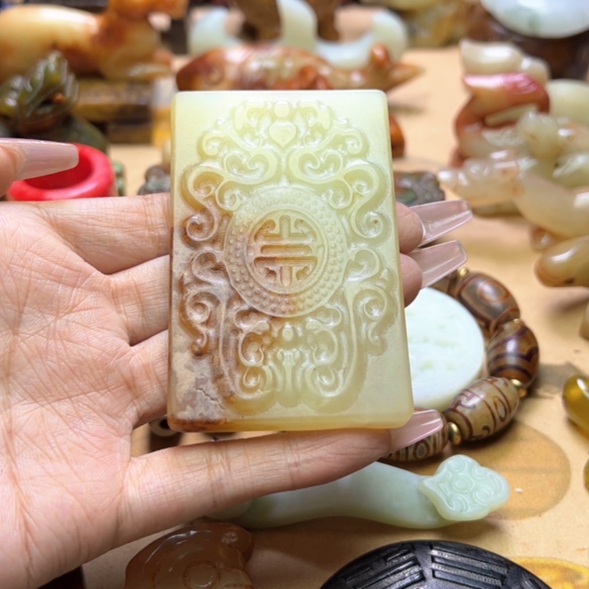 【闪购商品】蛇纹石玉颈饰未镶嵌