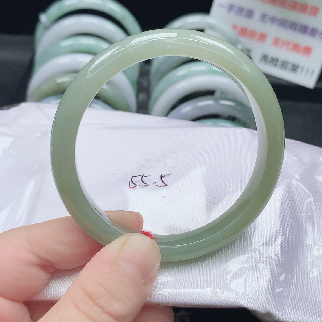 翡翠未镶嵌手镯79