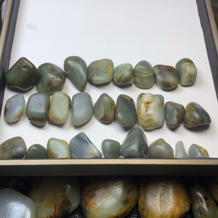 畅***具和田玉未镶嵌颈饰