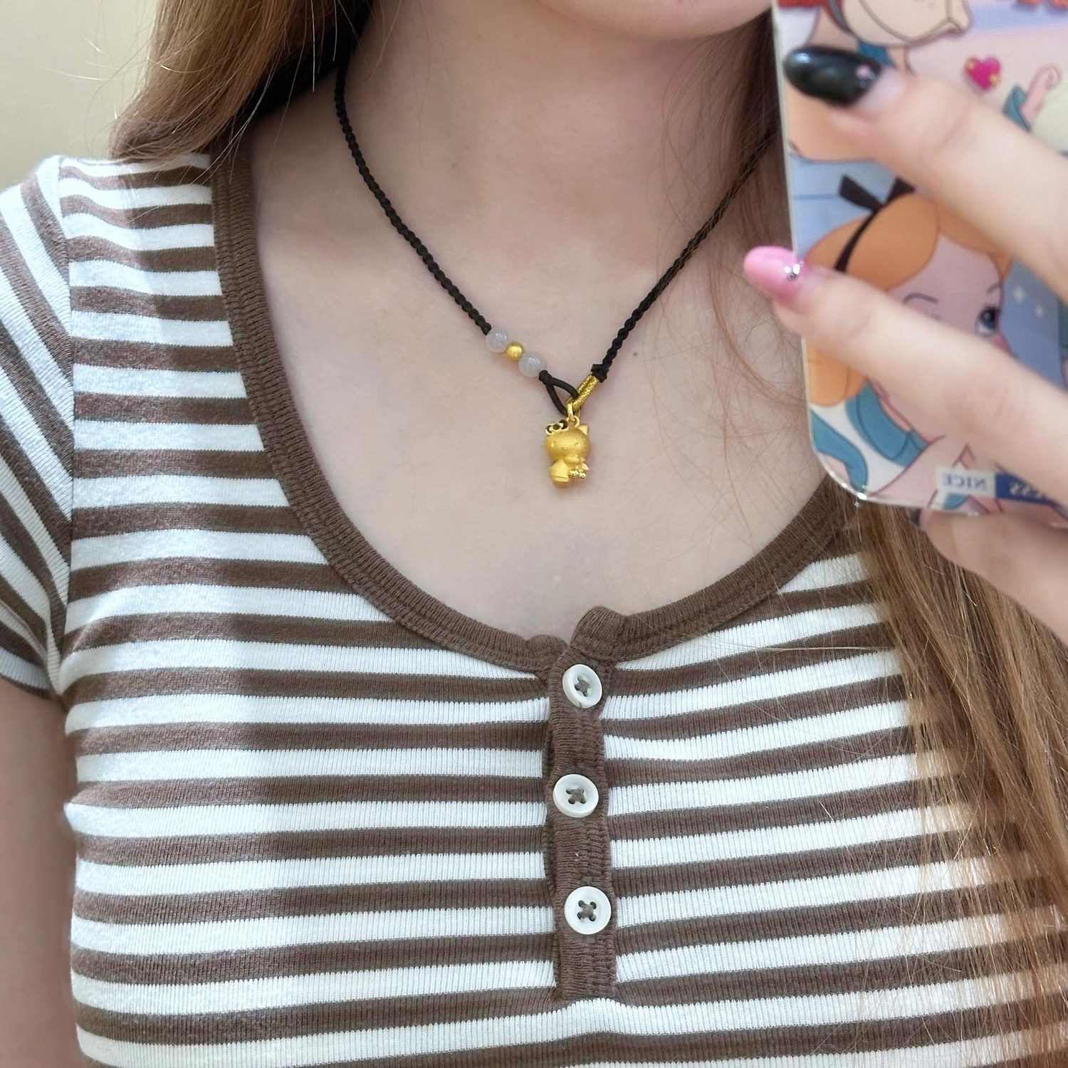 铜合金项链 kt猫咪抱樱桃吊坠金色项链甜美可爱精致显白送女友