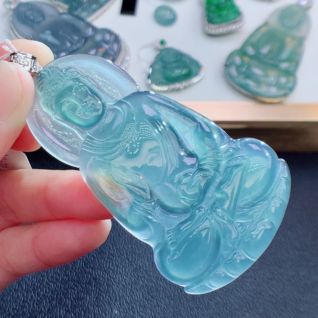 翡翠挂件18K金镶嵌翡翠