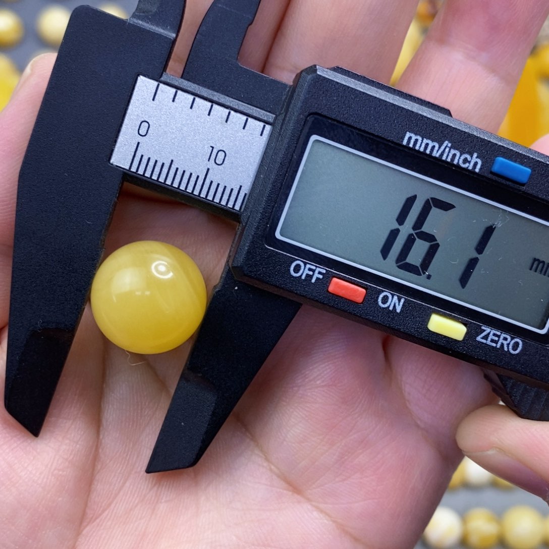 未镶嵌琥珀珠宝奇石