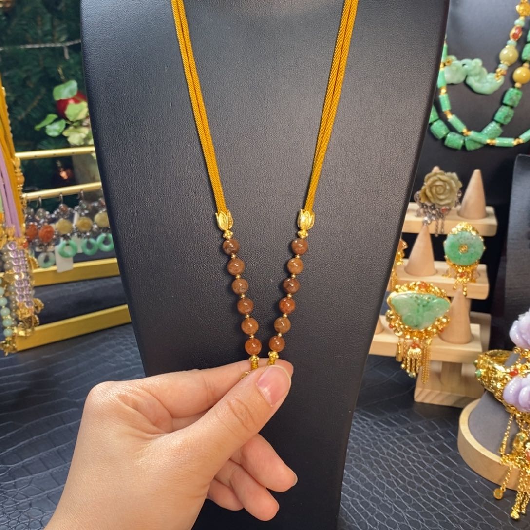 翡翠耳饰未镶嵌胜*