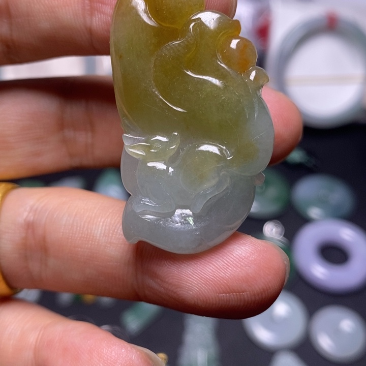 吊坠(不含链)未镶嵌翡翠