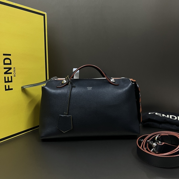 95新/芬迪/市场价29500/包包/250209RN0023