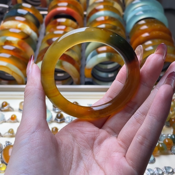 蛇纹石玉手镯未镶嵌风*