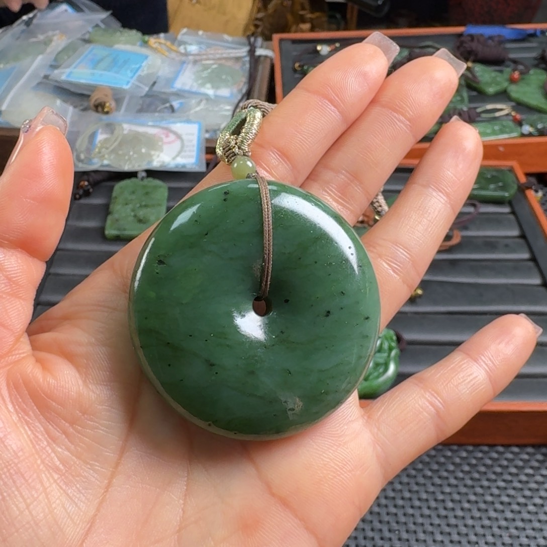 和田玉（碧玉）未镶嵌颈饰