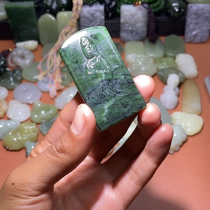 和田玉未镶嵌颈饰