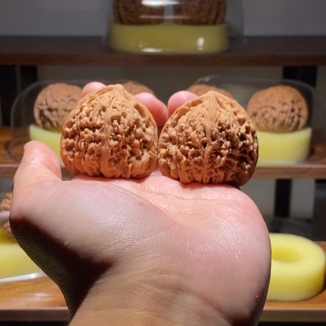 韬***r文玩核桃吊坠全品42尺南疆石