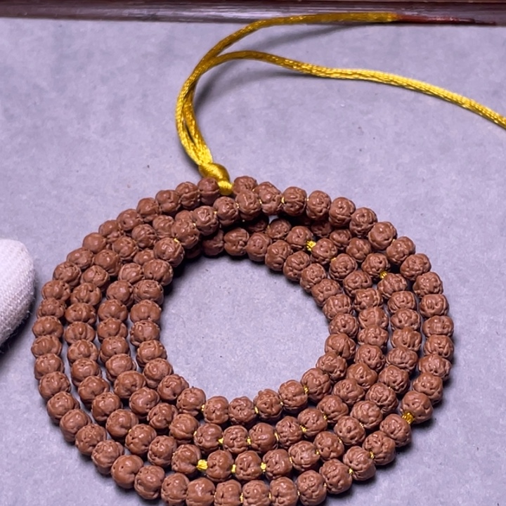 连***儿金刚菩提手串梅朵矮桩6.2