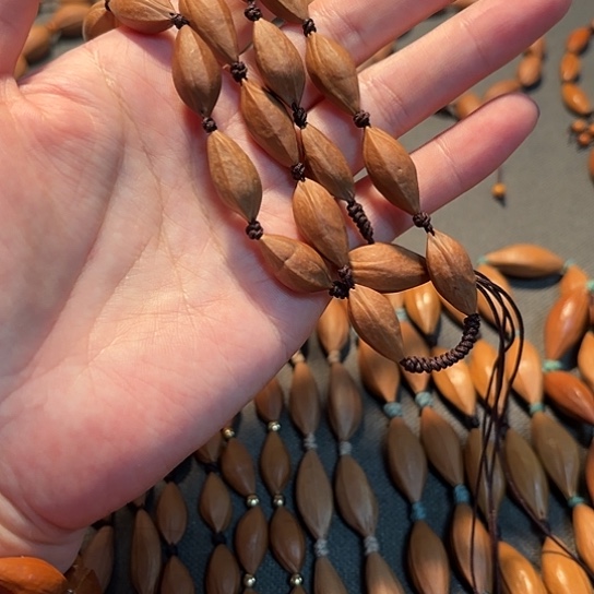 青***生0.9小金瓜子脖挂款